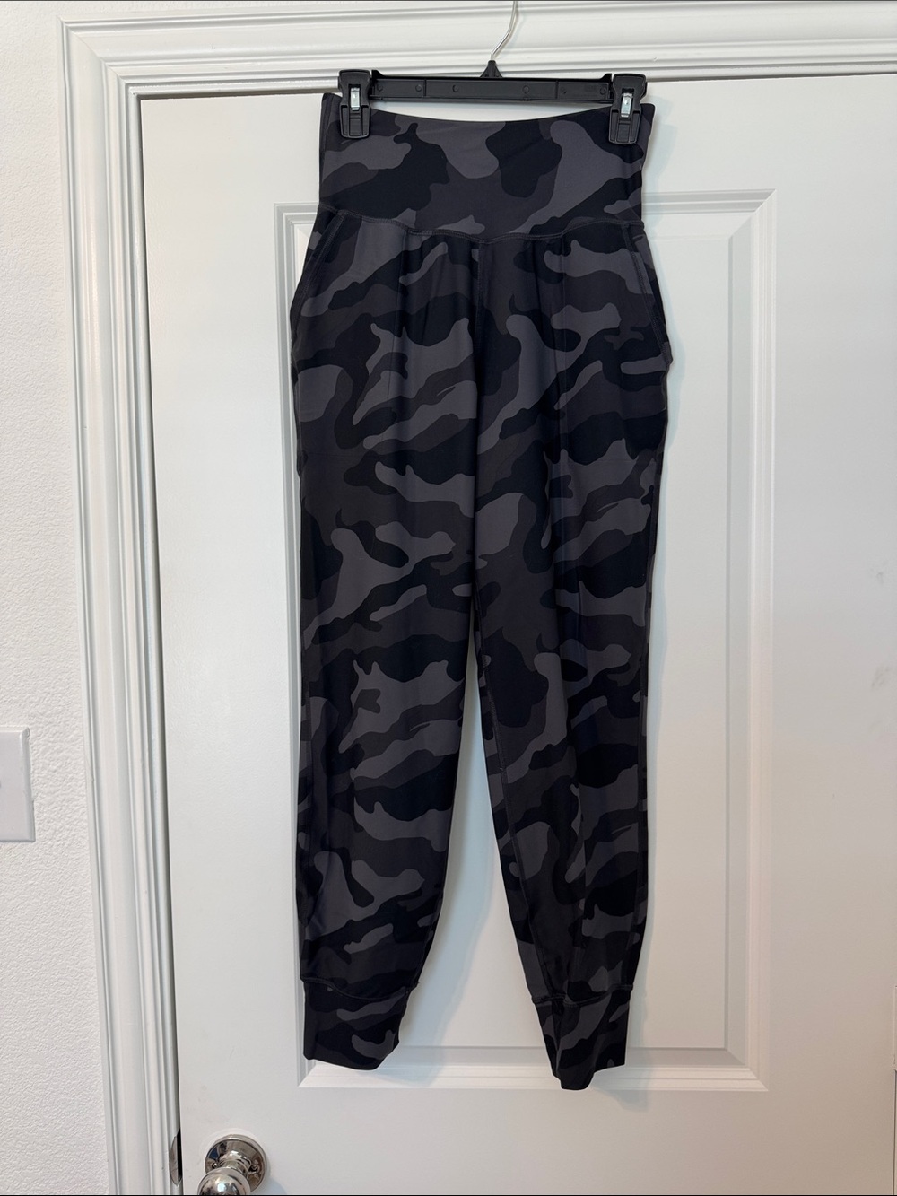 Old Navy Active Camo Top - Black & Charcoal